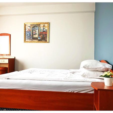 Hotel Rahovets غورنا اورياهوفيتسا المظهر الخارجي الصورة