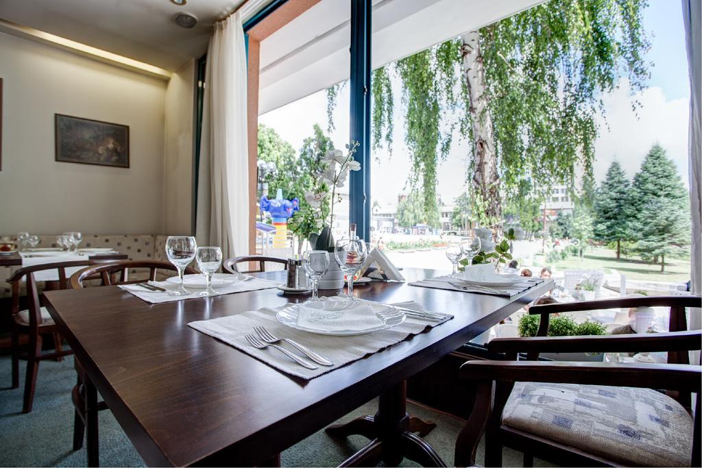 Hotel Rahovets غورنا اورياهوفيتسا المظهر الخارجي الصورة