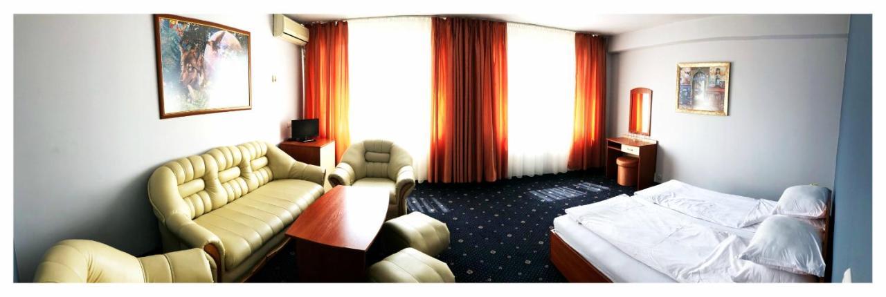 Hotel Rahovets غورنا اورياهوفيتسا المظهر الخارجي الصورة