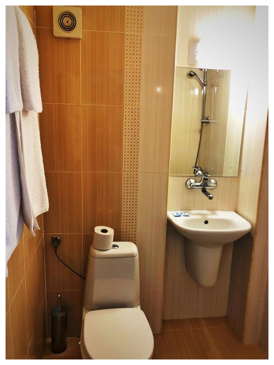 Hotel Rahovets غورنا اورياهوفيتسا المظهر الخارجي الصورة